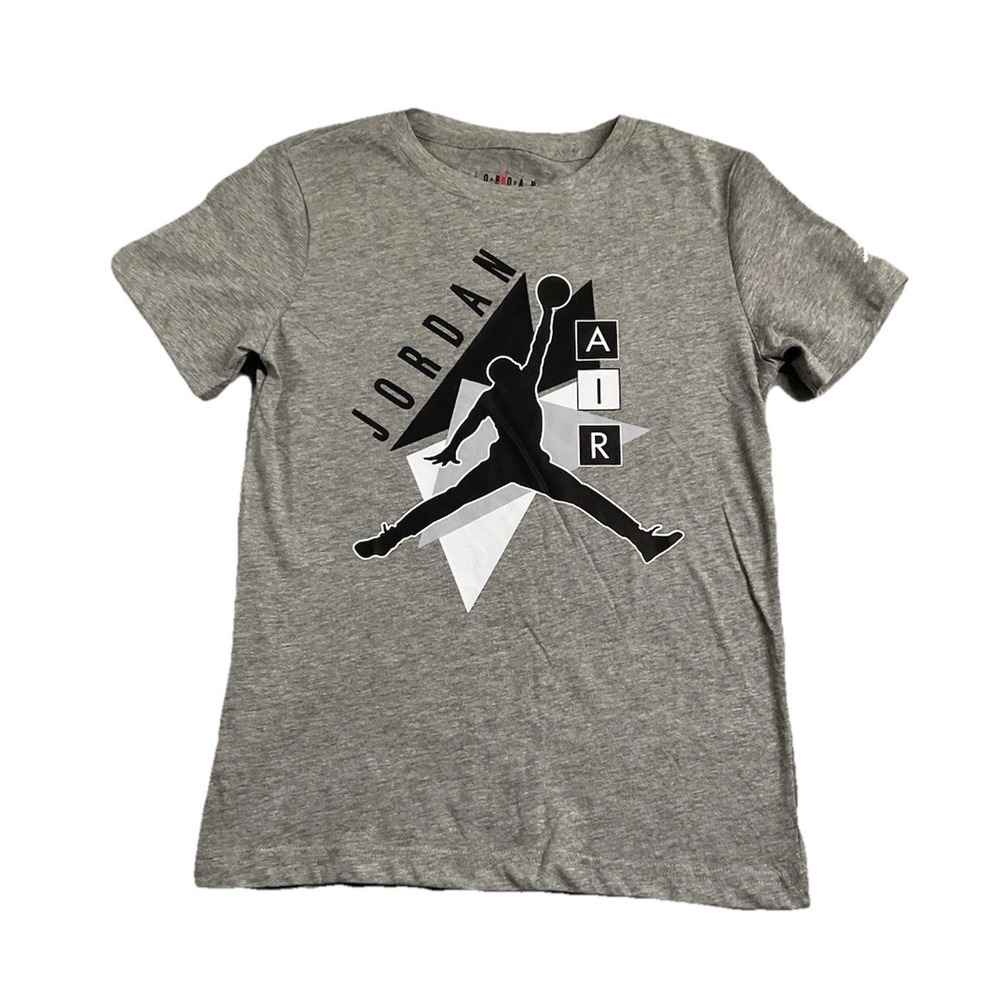Jordan Boys Short Sleeve Gray Shirt With Front Design Size Medium NWT